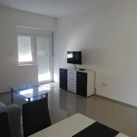 Viktor Apartment Sremska Mitrovica Exterior photo