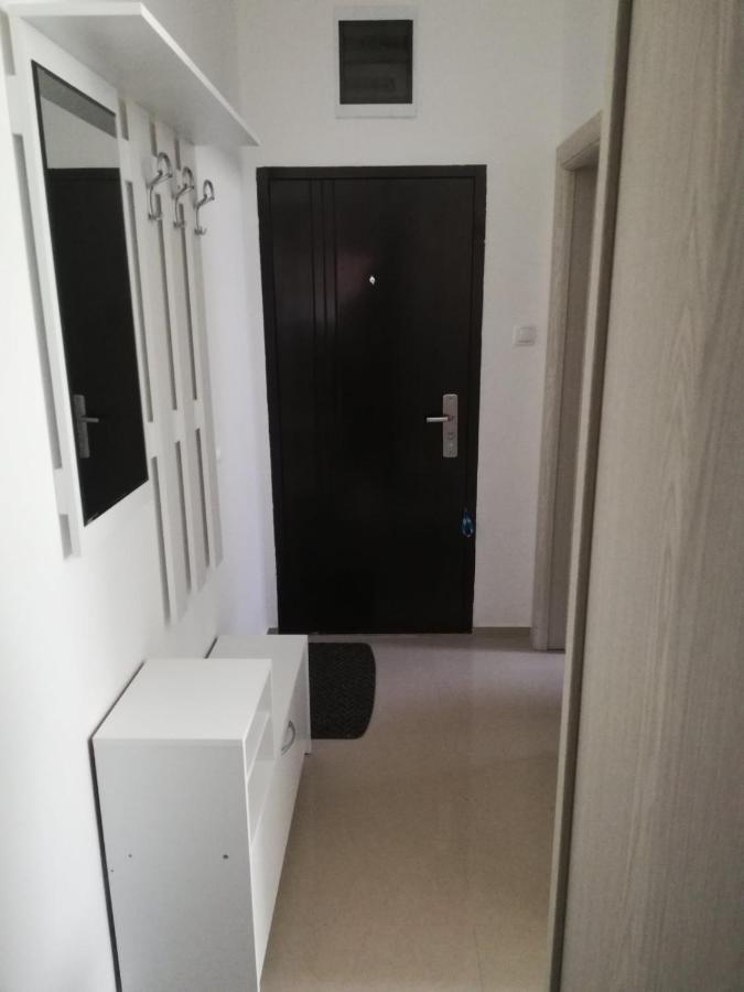 Viktor Apartment