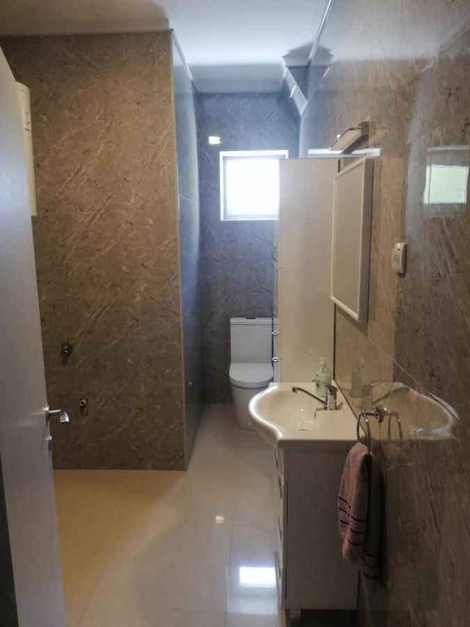 Viktor Apartment
